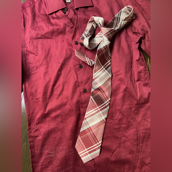 Le Chateau Men Dress Shirt and Tie - Picture 2 of 3